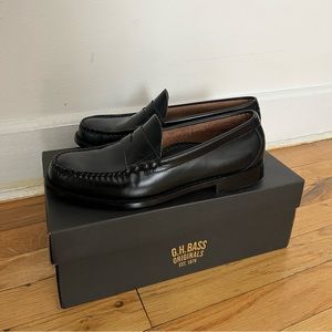 G.H Bass Larson Weejuns size 9 black
